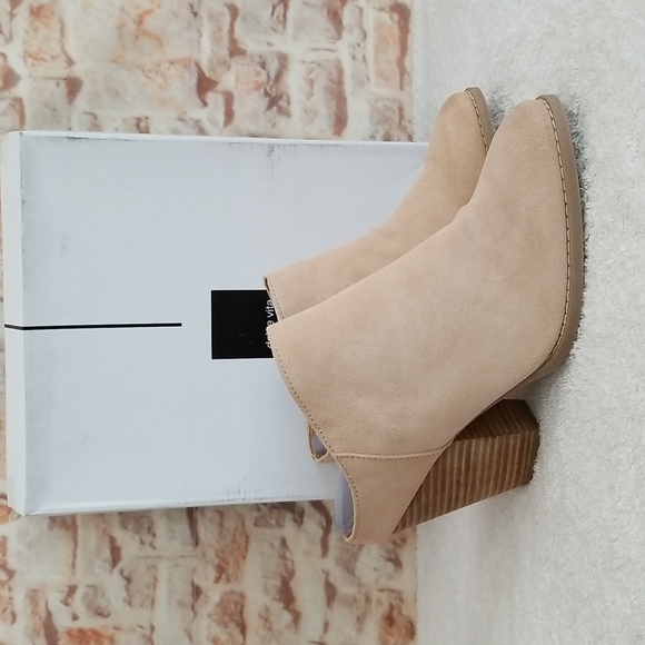 New Dolce Vita Heath Suede Mules - Picture 9 of 15